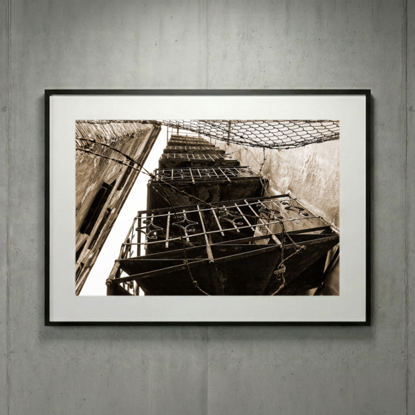 Splot Stalowy – Wydruk Artystyczny 30x45 cm